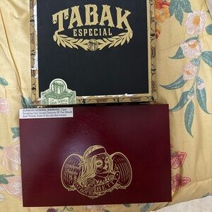 Cigar Box - Black and Gold
